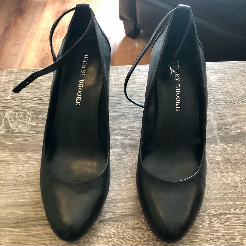 Audrey Brooke Leather Black Ankle Strap Wedges Size 7